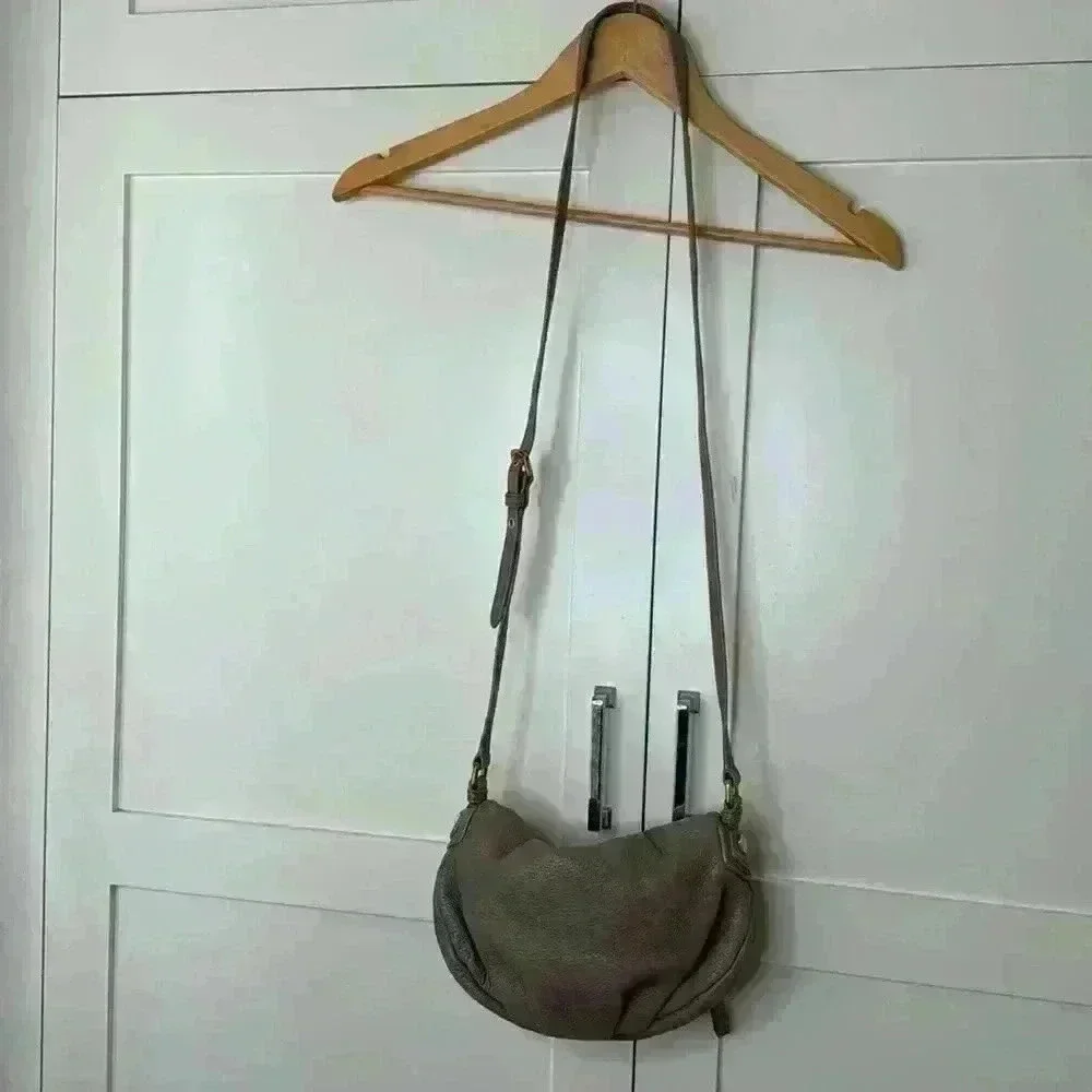 Marc by Marc Jacob’s medium size tan/beige crossbody - Picture 8 of 11